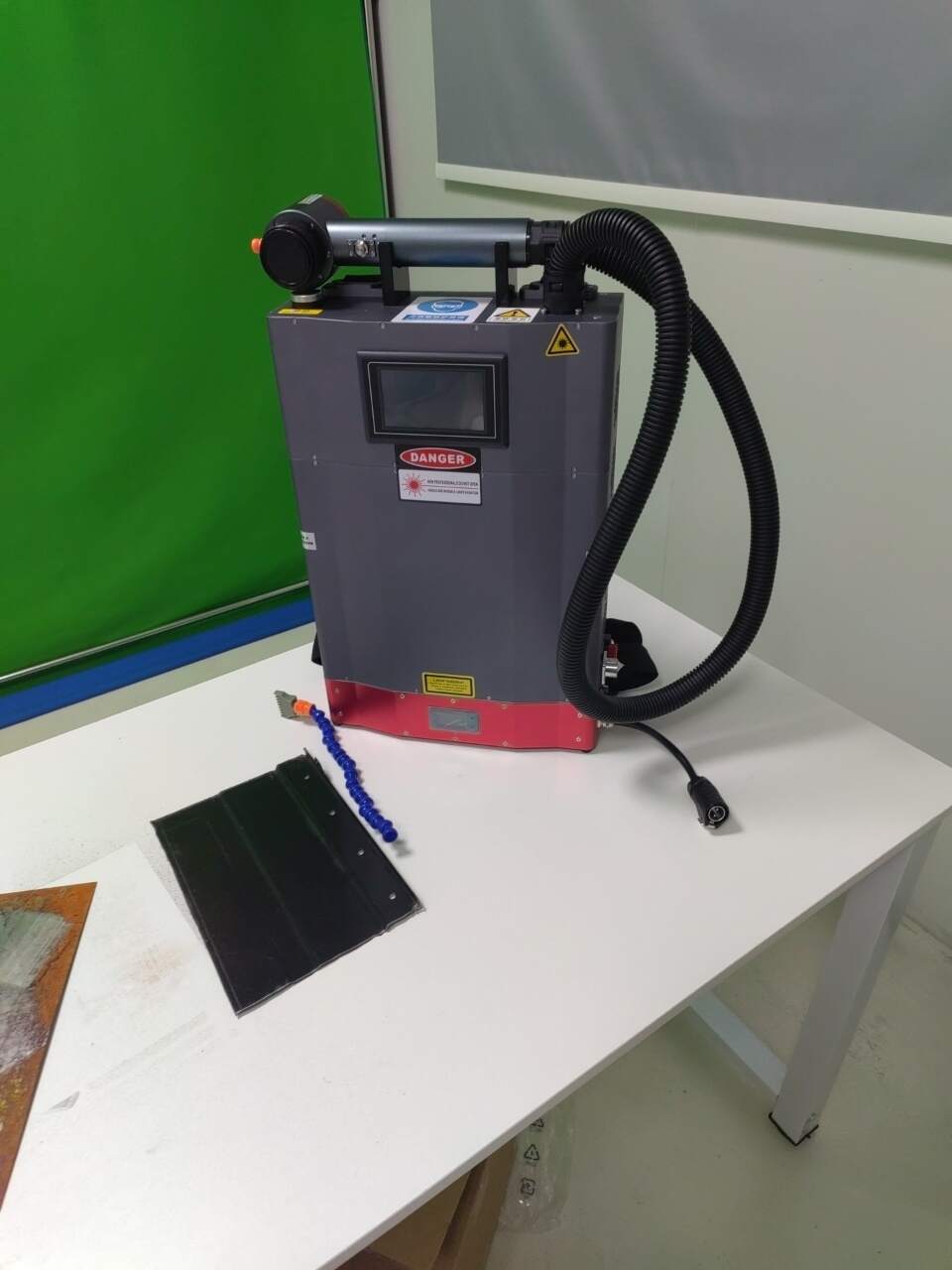 Mini Handheld Mopa Laser Reinigingsmachine of Metaal Roest Olie